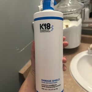 K18 Damage Shield Conditioner - White and Blue